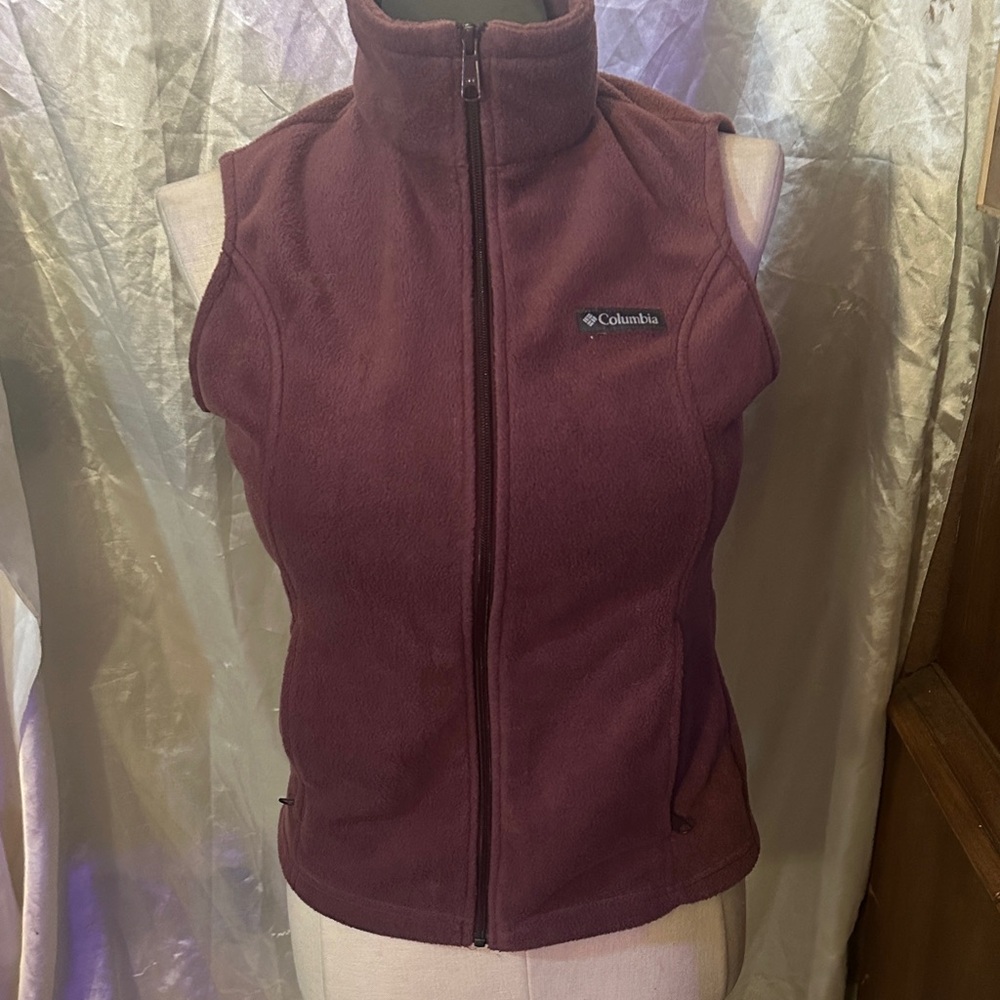Columbia Burgundy Sleeveless Fleece Vest